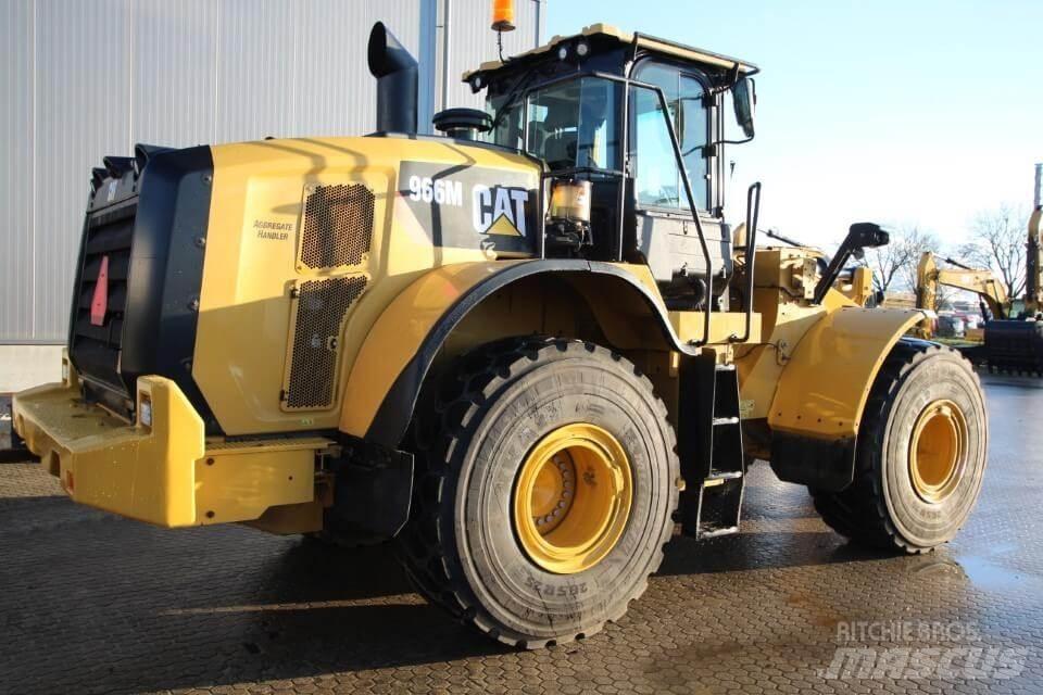 CAT 966M Pale gommate