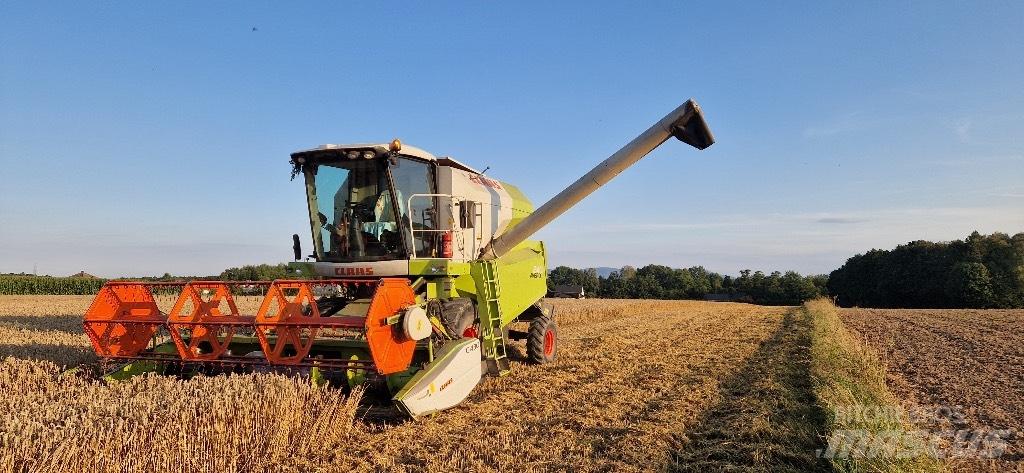 CLAAS Avero 240 Mietitrebbiatrici
