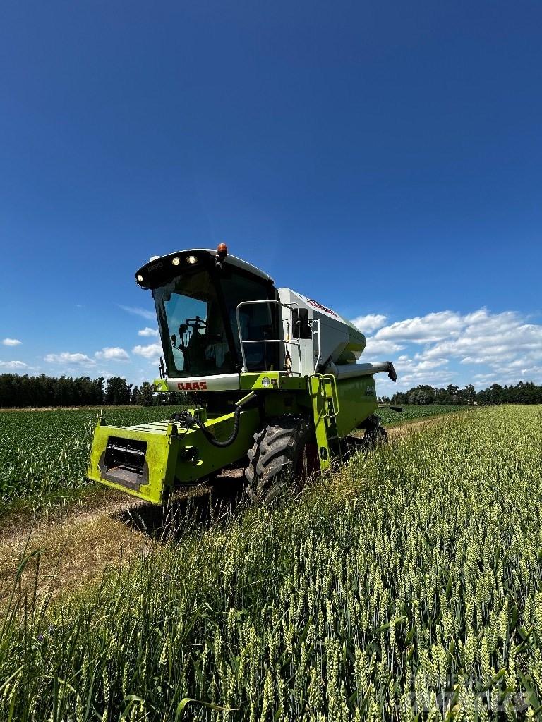 CLAAS Avero 240 Mietitrebbiatrici