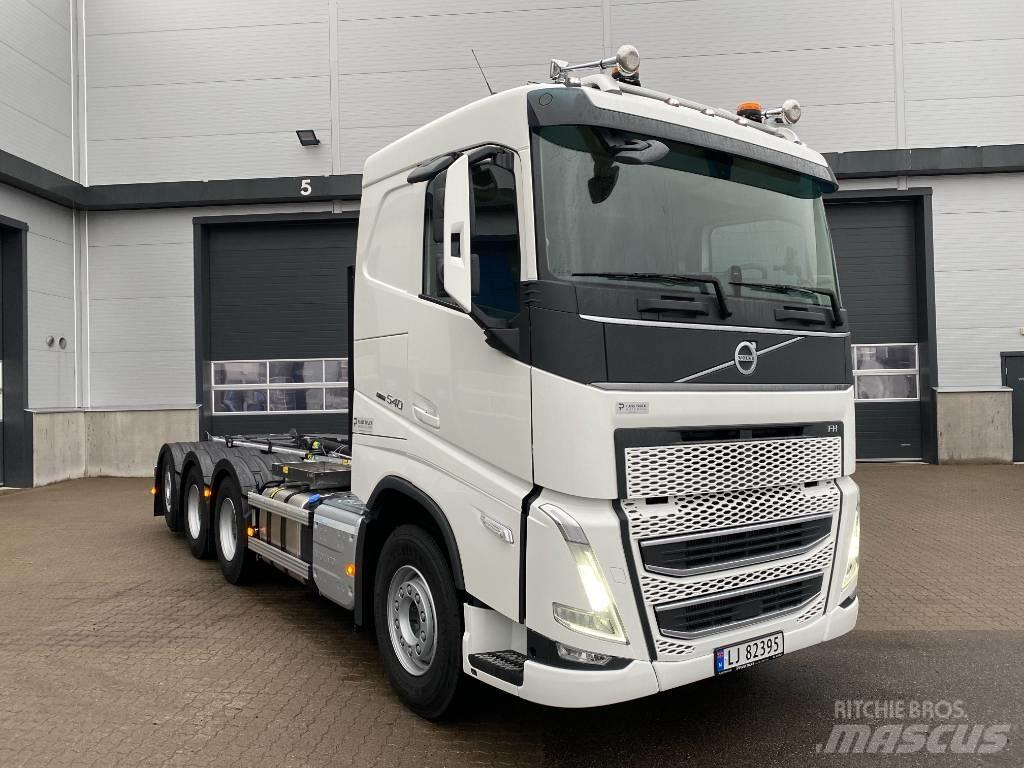 Volvo FH540 Tridem Camion con gancio di sollevamento