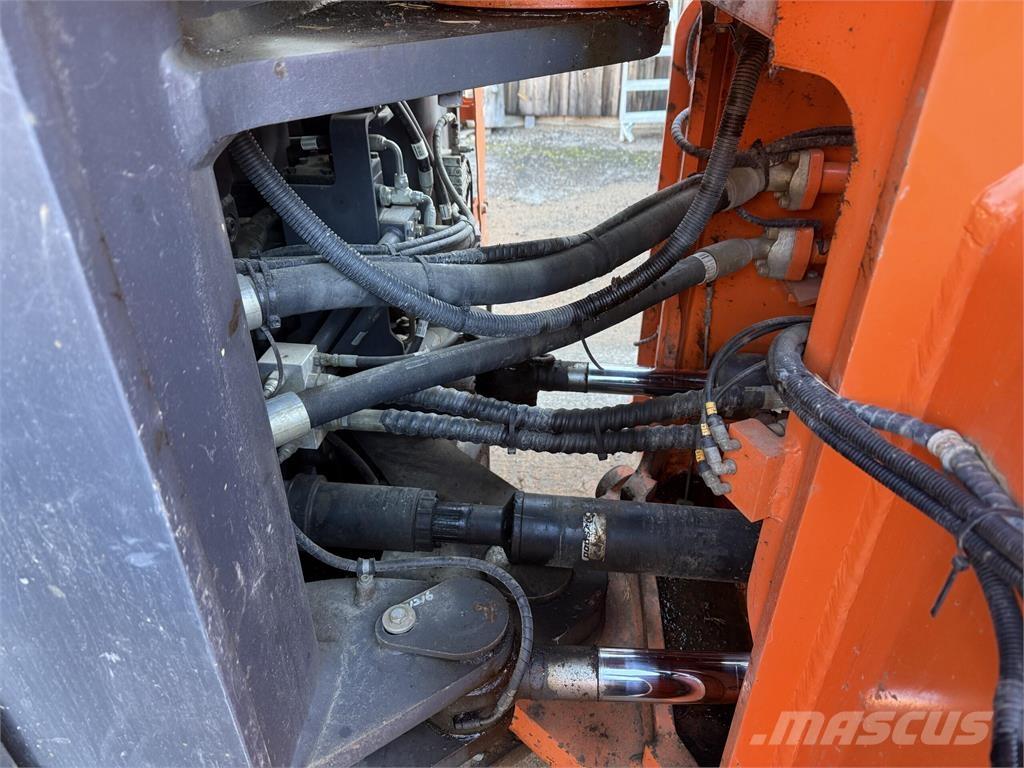 Doosan DL 550-3 Pale gommate