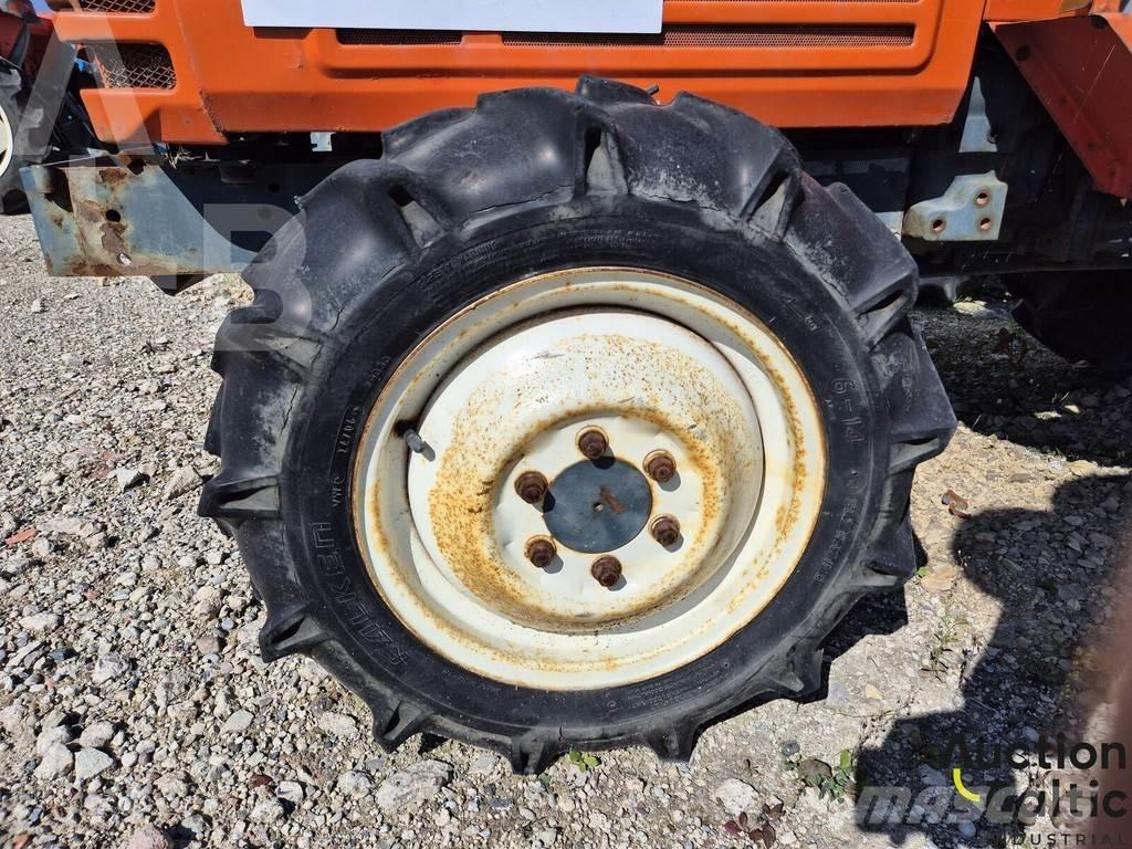 Kubota L1-205D Trattori
