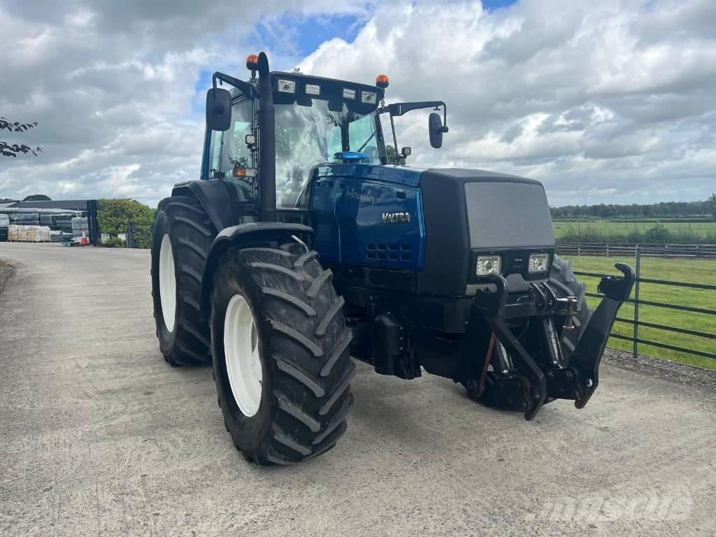 Valtra 8950 HiTech 4 Trattori