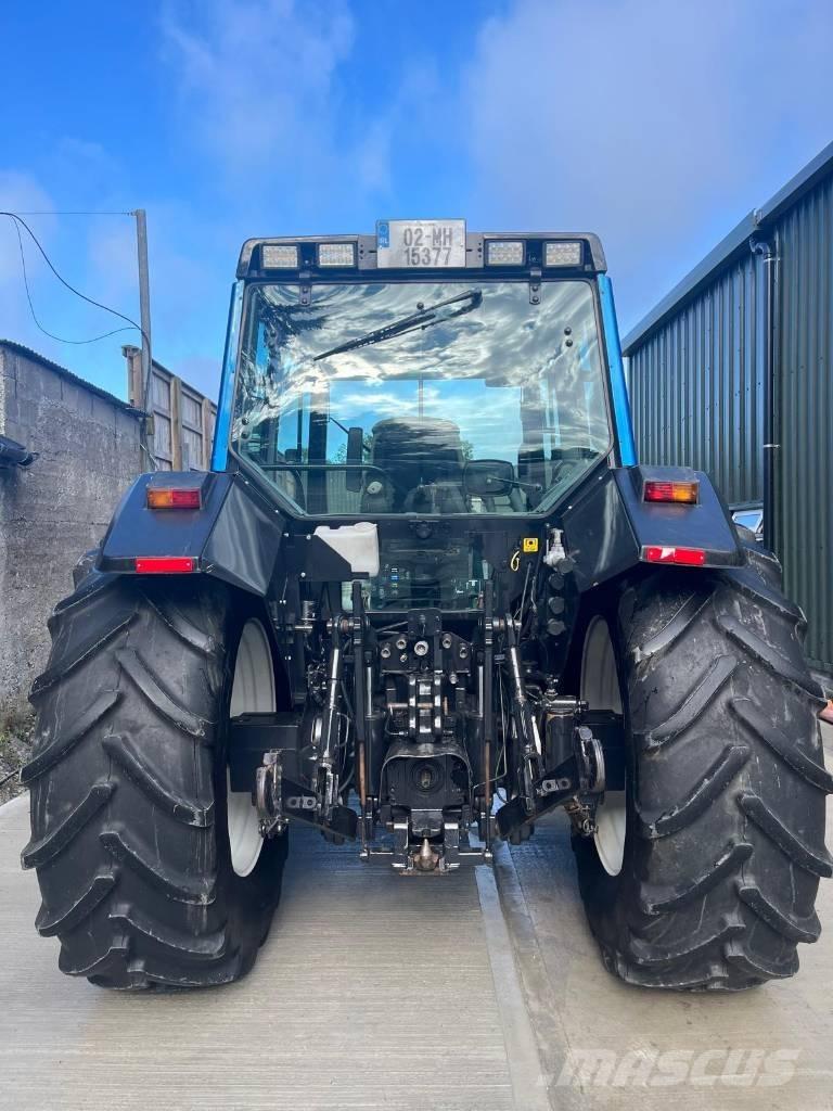 Valtra 8950 HiTech 4 Trattori