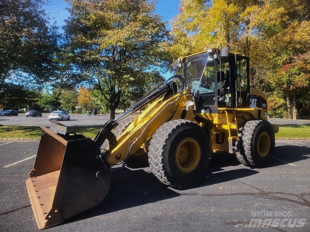 CAT 930 G Pale gommate