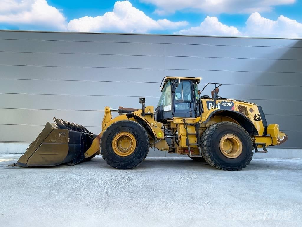 CAT 972M Pale gommate