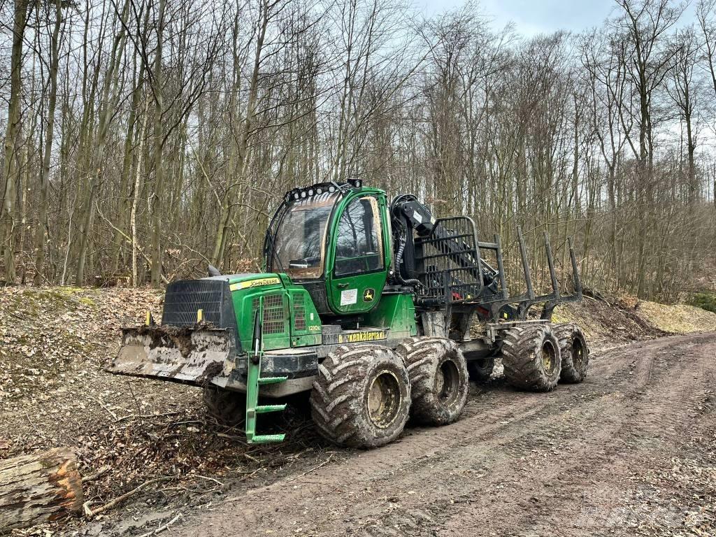 John Deere 1210 E Forwarder