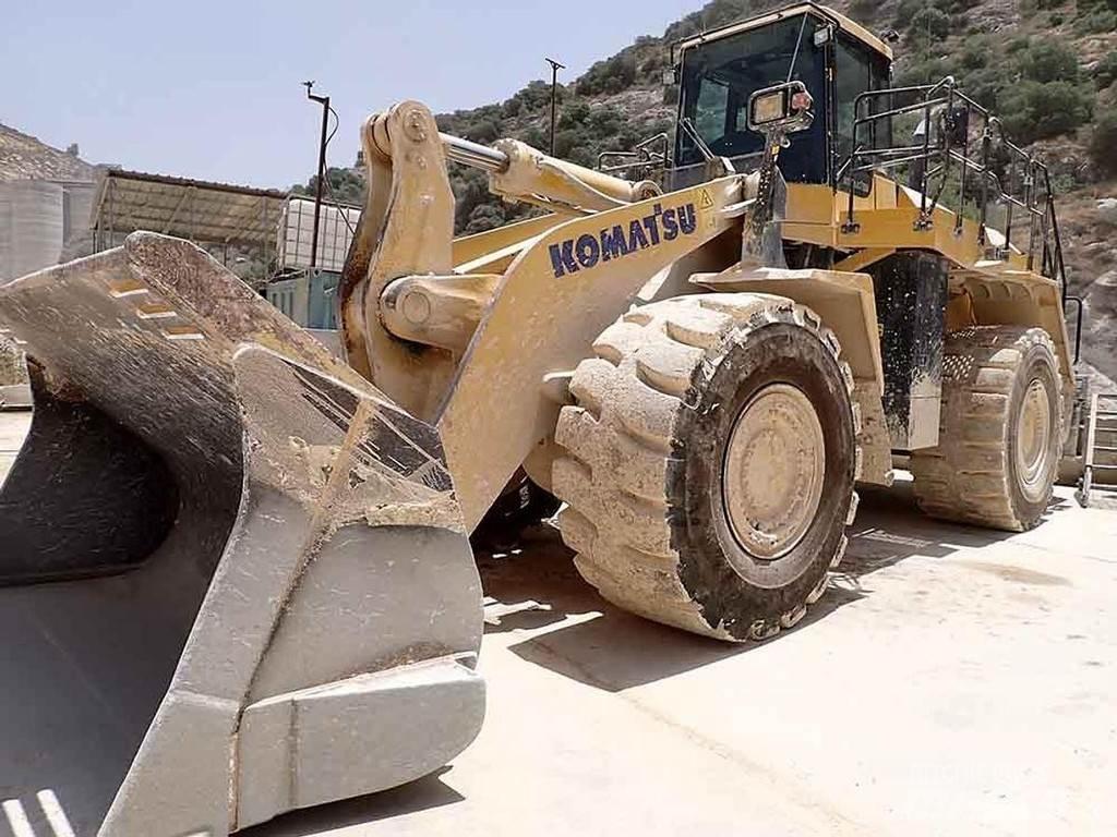 Komatsu WA600-8EO Pale gommate