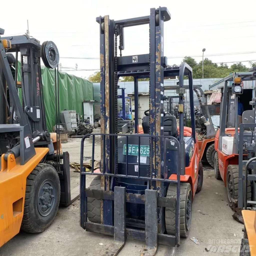 Heli 30 Carrelli elevatori diesel