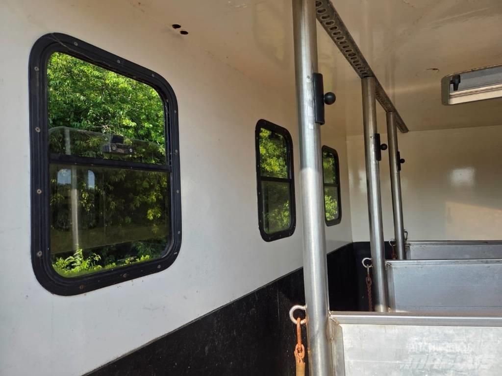 Iveco E 75 Camion per trasporto animali