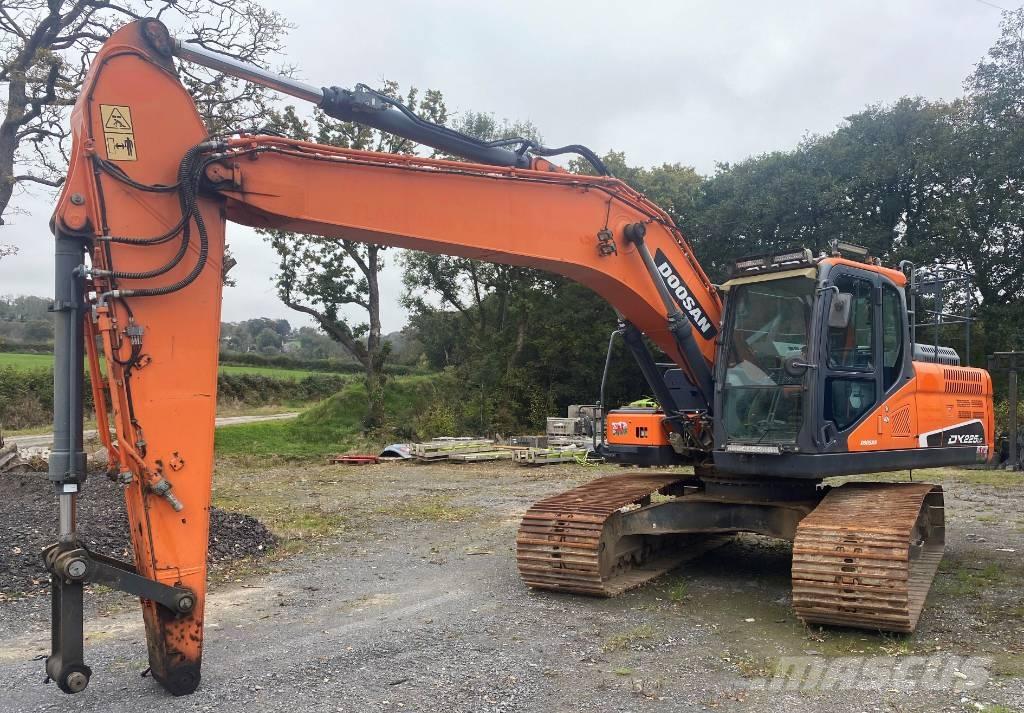 Doosan DX 225 LC Escavatori cingolati