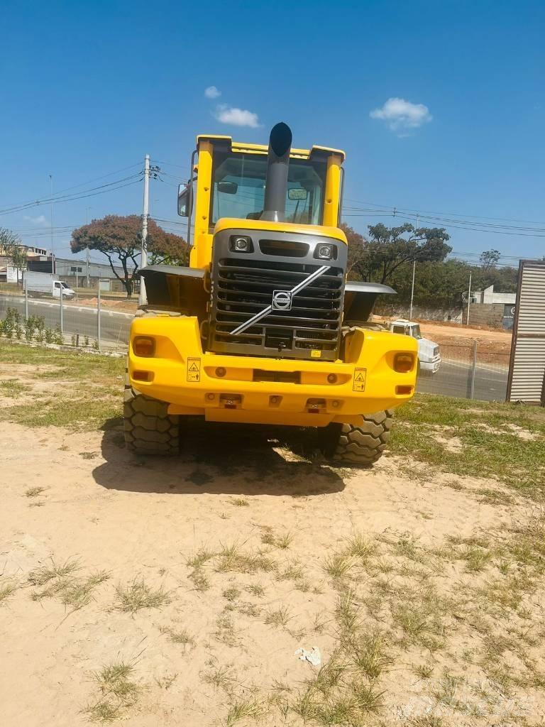 Volvo L 90 F Pale gommate