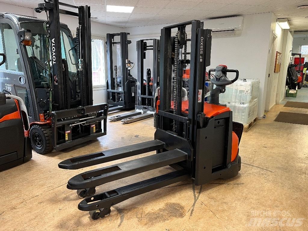 BT SWE 200 D Transpallet uomo a terra