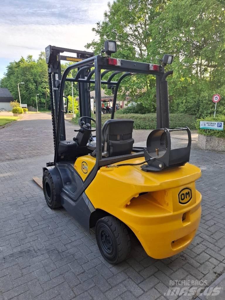 OM XG30 Heftruck Carrelli elevatori GPL