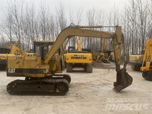 CAT E70B Escavatori cingolati