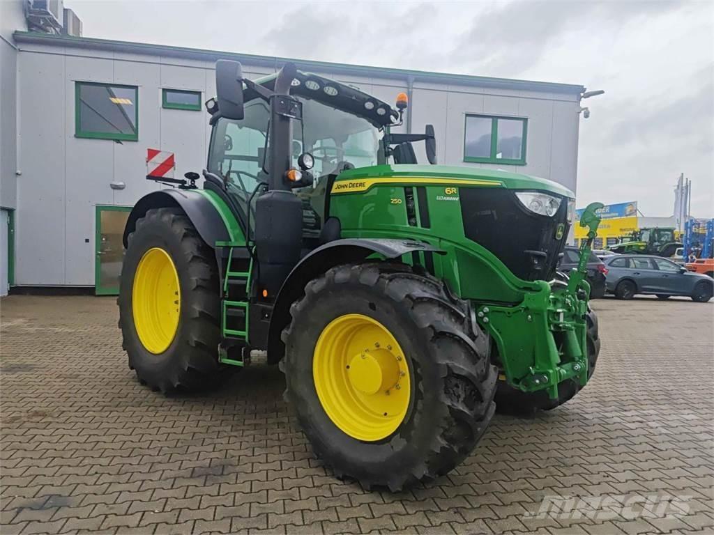 John Deere 6R 250 Trattori