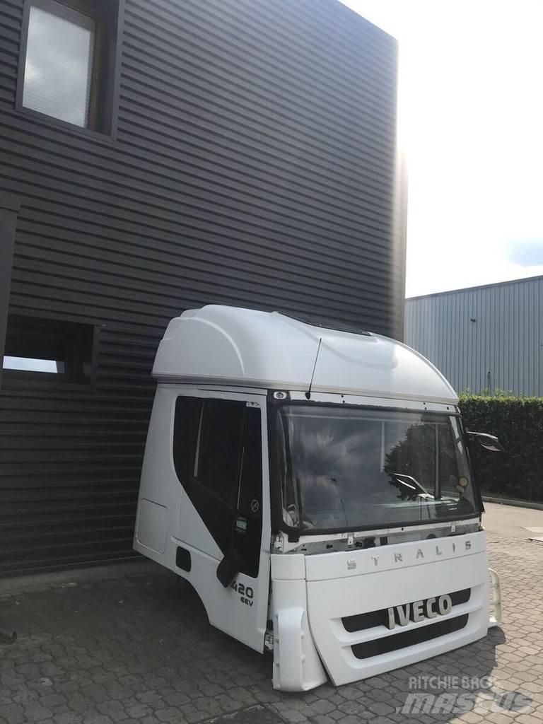 Iveco Stralis AT Cabine e interni