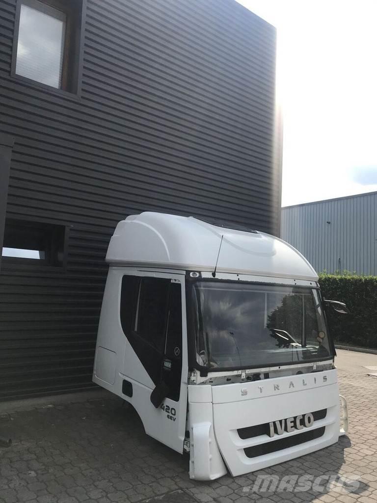 Iveco Stralis AT Cabine e interni