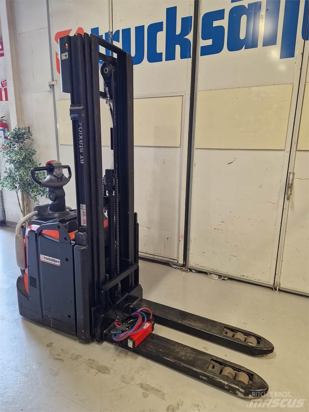 Toyota SPE120L Transpallet uomo a terra