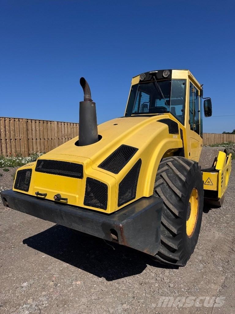 Bomag BW 213 D H-4 Rulli monotamburo
