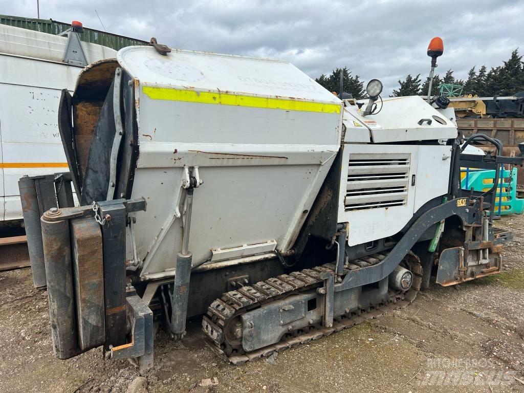 Bomag BF 223 C Finitrici