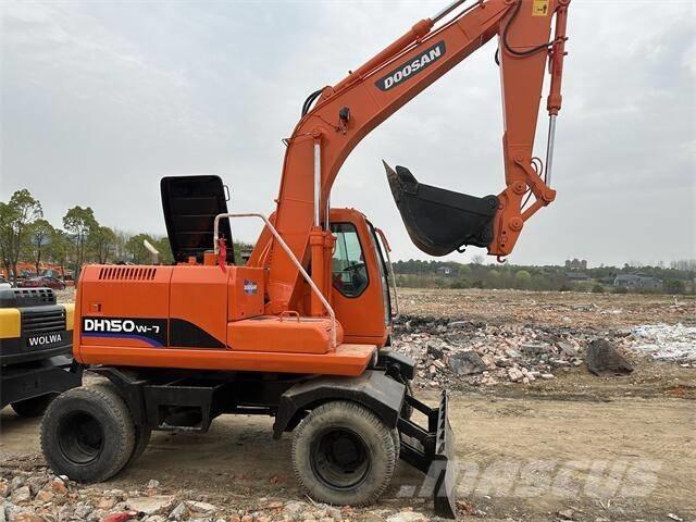 Doosan DH150W Escavatori gommati