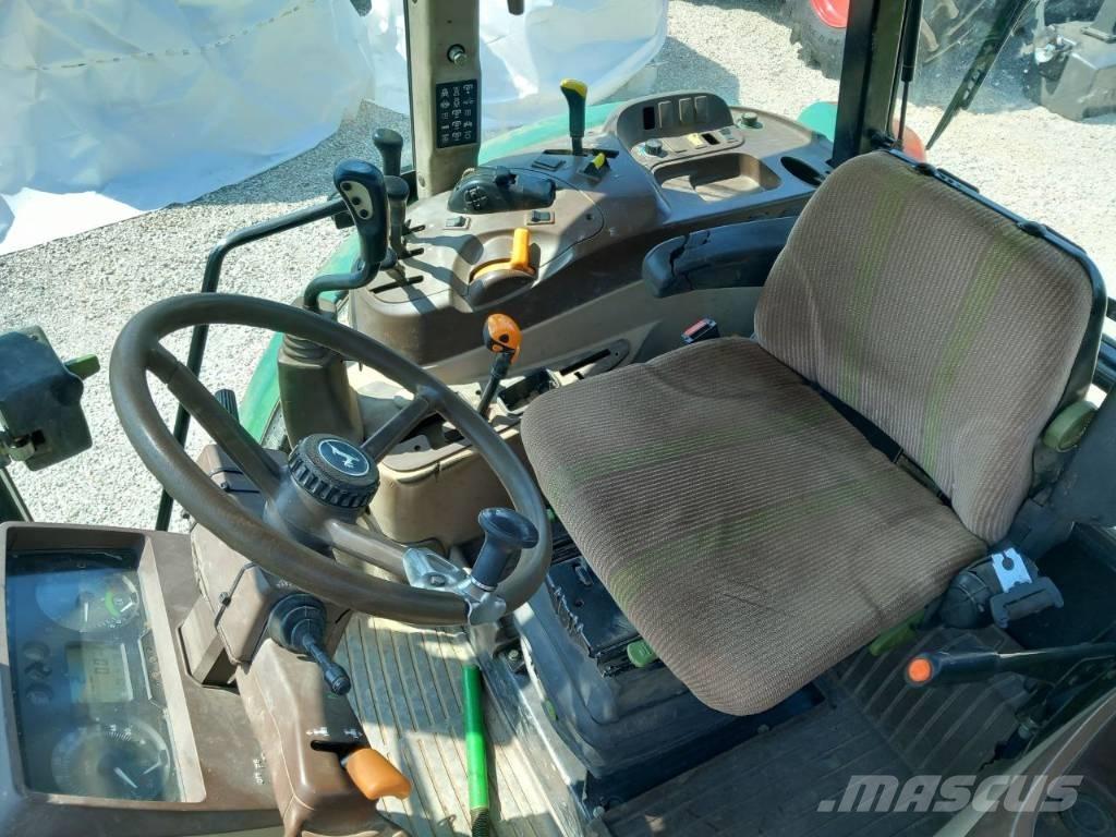 John Deere 5820 Trattori