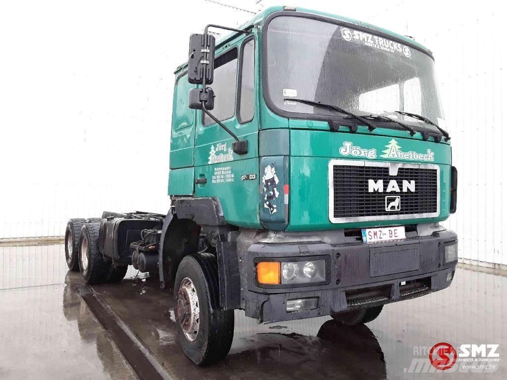 MAN 27.403 6x6 Autocabinati