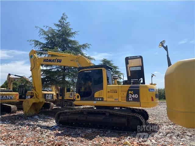 Komatsu PC240-8 Escavatori cingolati
