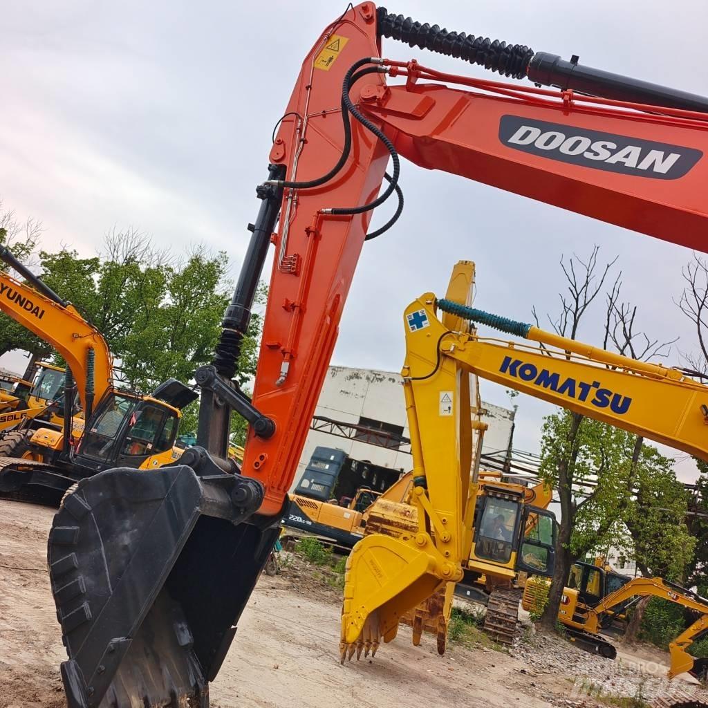 Doosan DX300 Escavatori cingolati