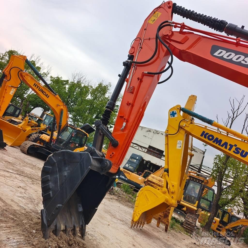 Doosan DX300 Escavatori cingolati