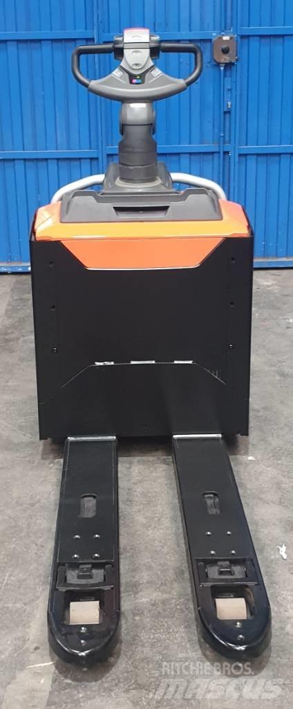 BT LPE 200 Carrelli elevatori bassi a piattaforma