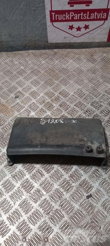Scania 94 D.   1369964 Cabine e interni