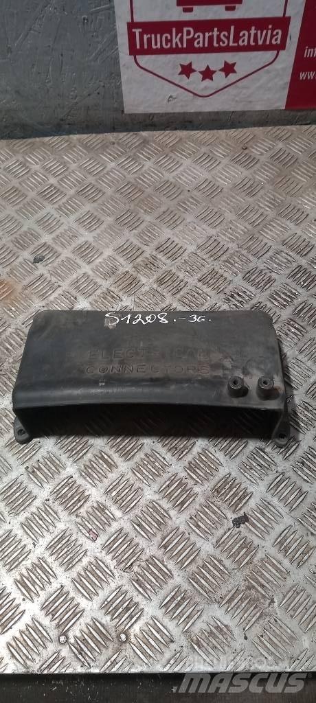 Scania 94 D.   1369964 Cabine e interni