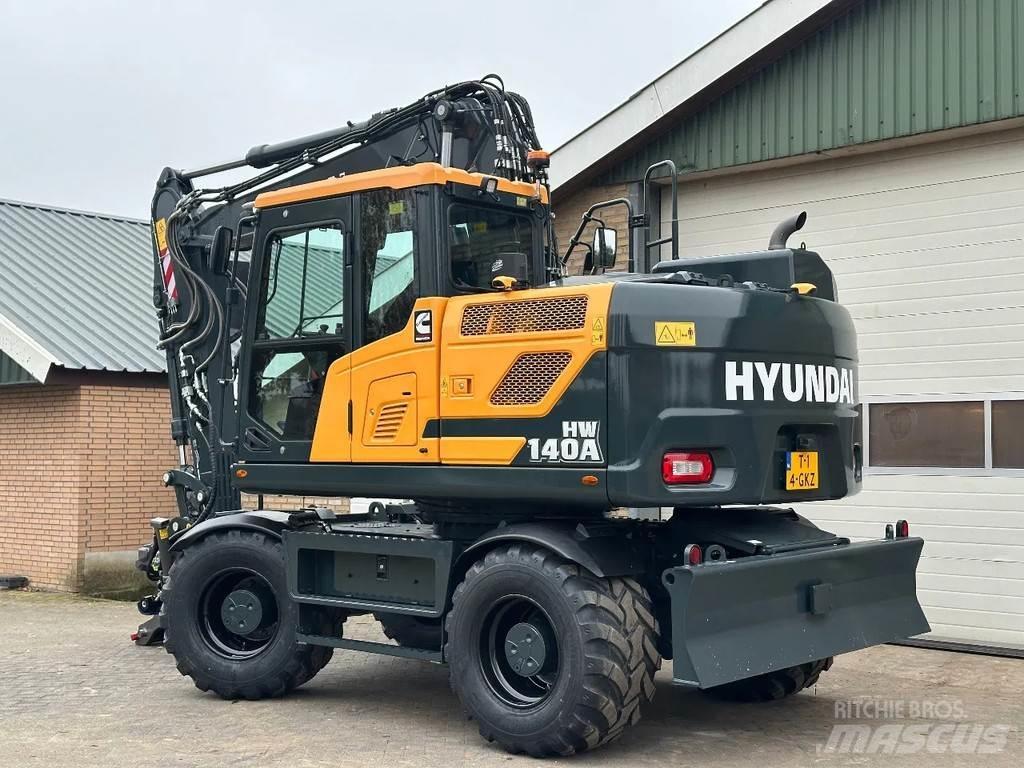 Hyundai HW140A Escavatori gommati