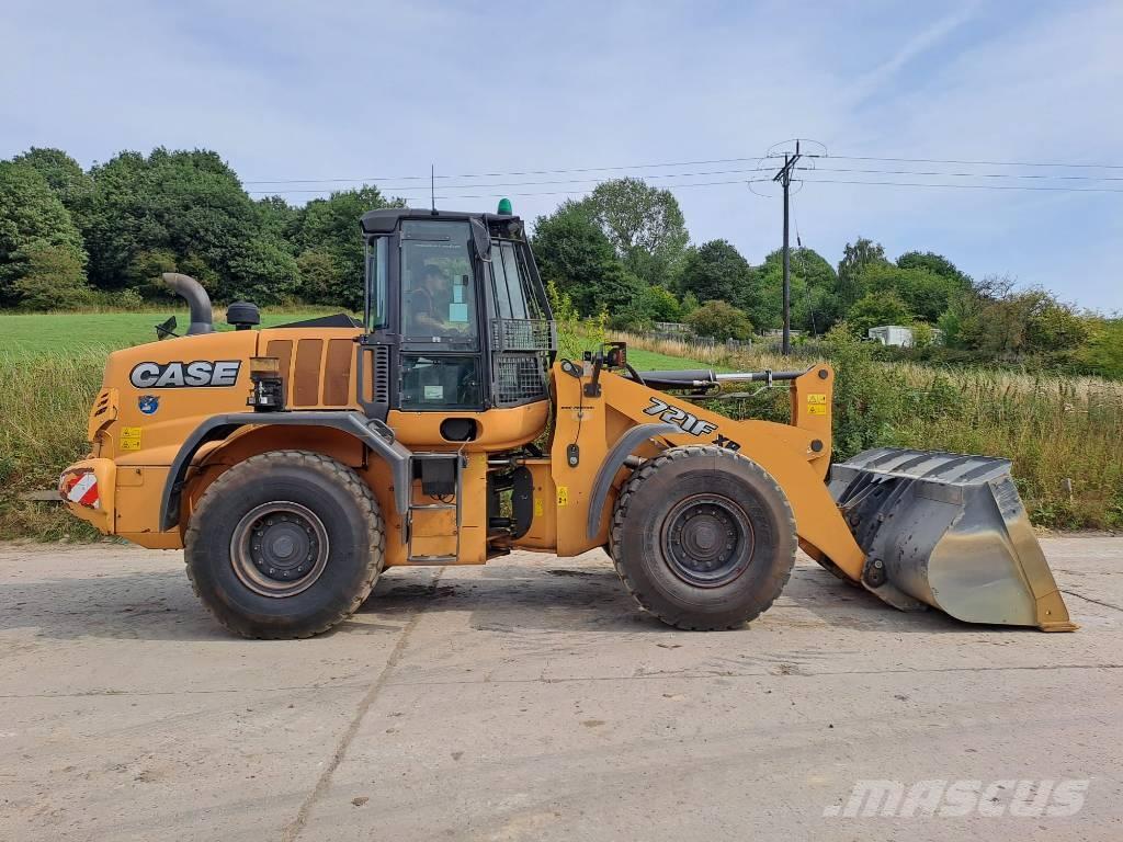 CASE 721 F XR Pale gommate