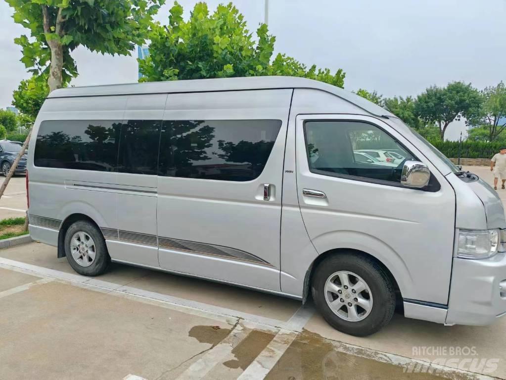 Toyota Coaster Autobus interurbani