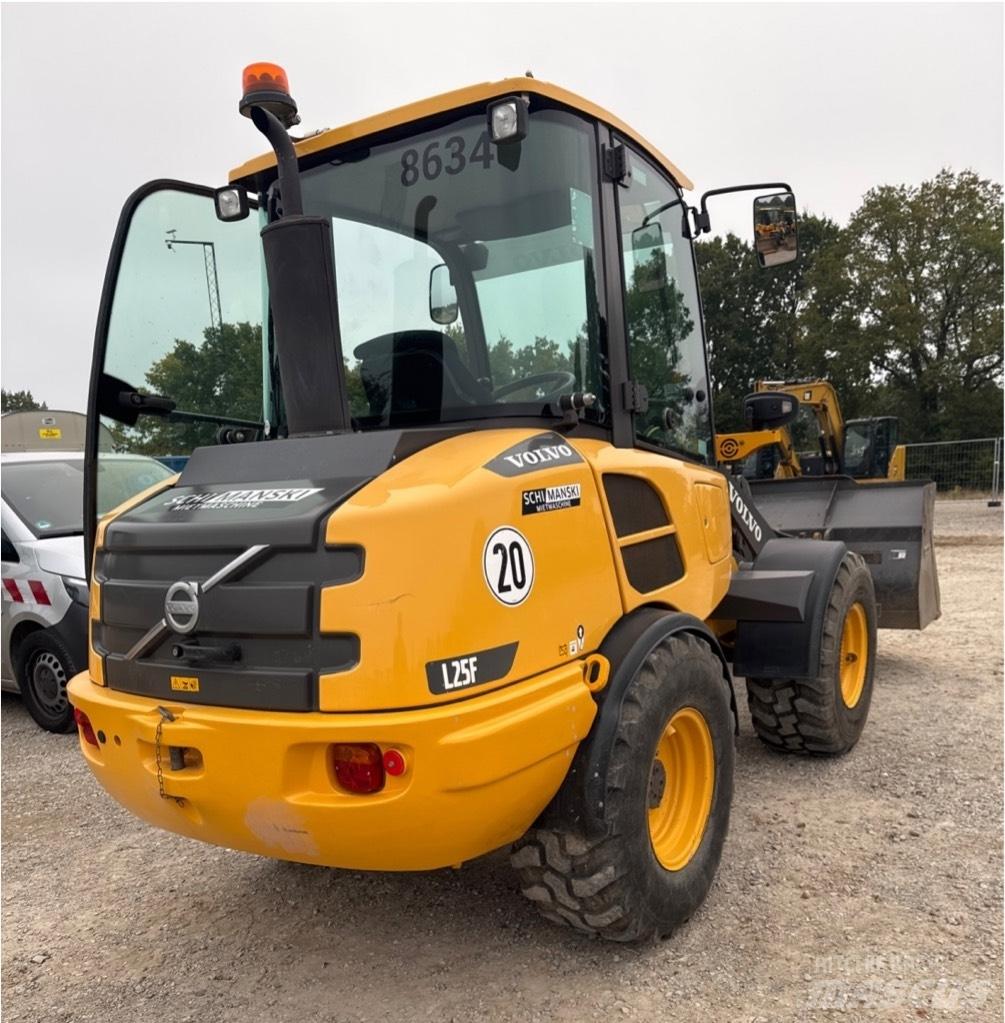Volvo L25F Pale gommate