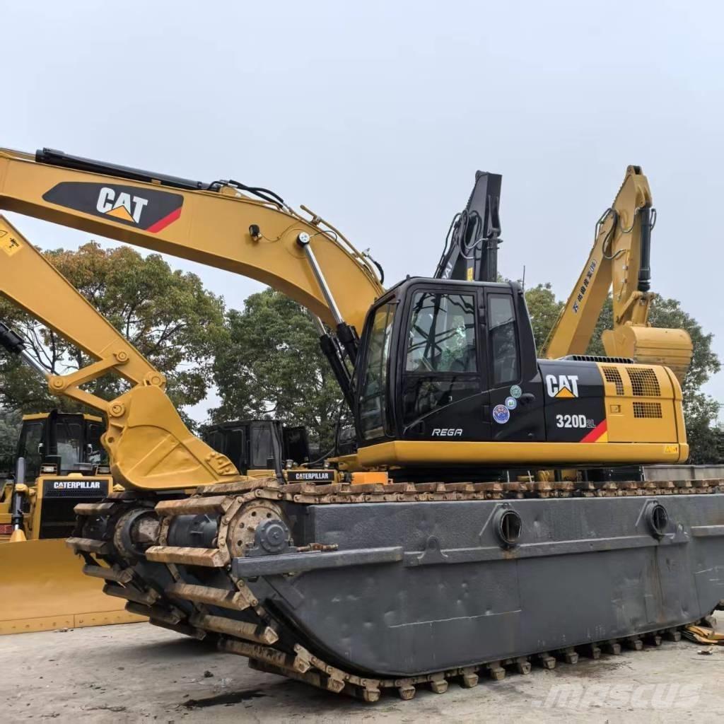 CAT 320 D Escavatori anfibi