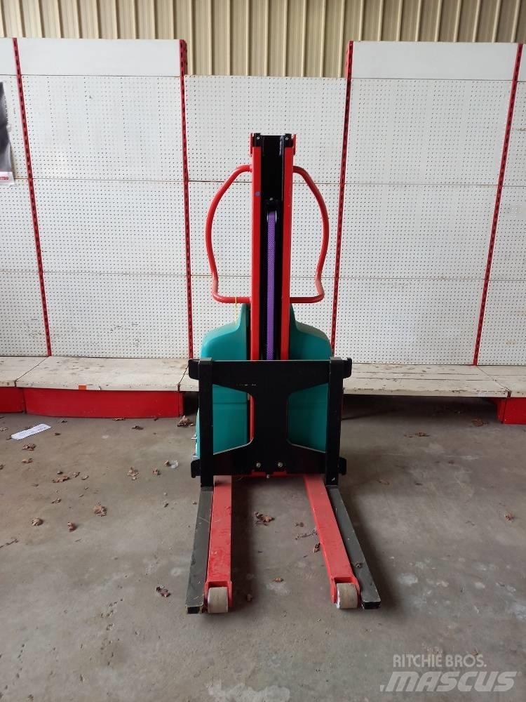 Manitou EB500 Transpallet uomo a terra