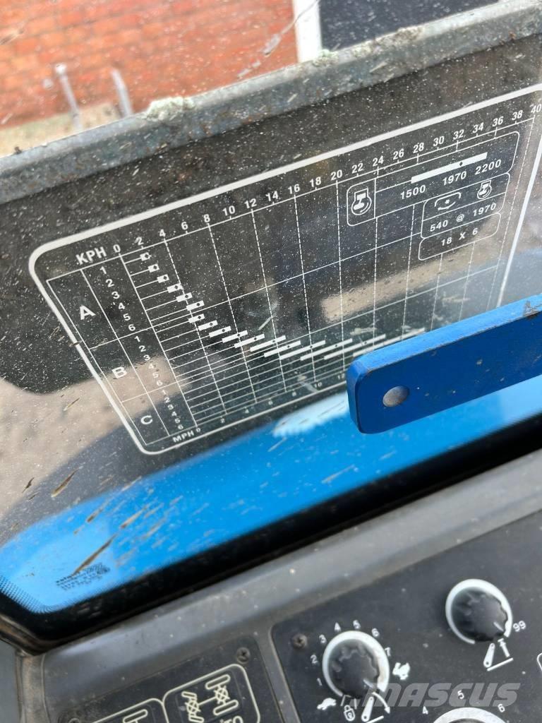 New Holland 8360 Trattori