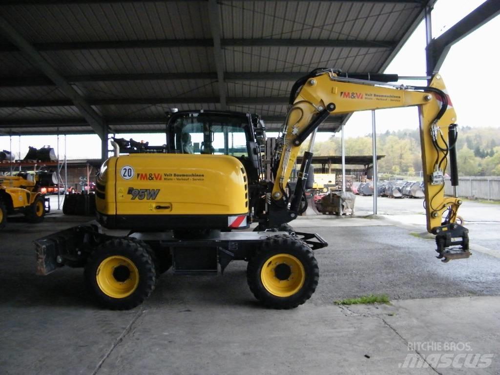 Yanmar B95W Escavatori gommati