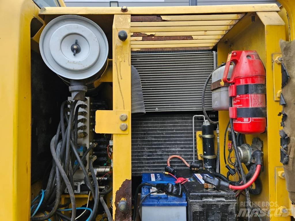 Komatsu PW 130ES-6K Escavatori gommati