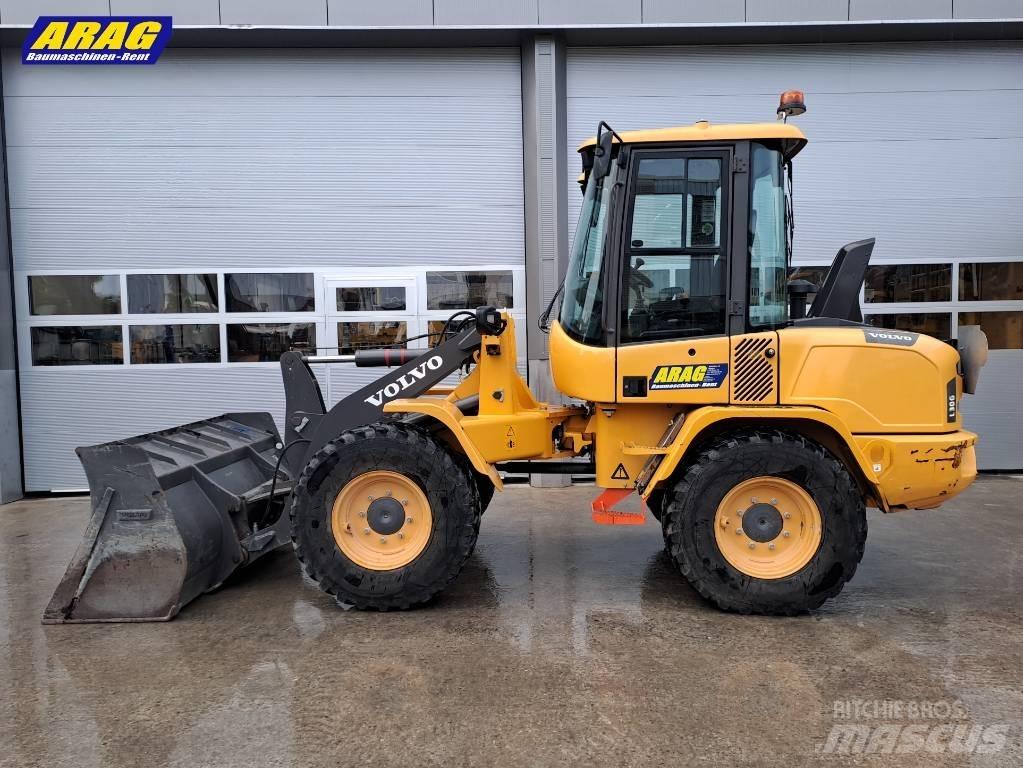 Volvo L 30 G Pale gommate