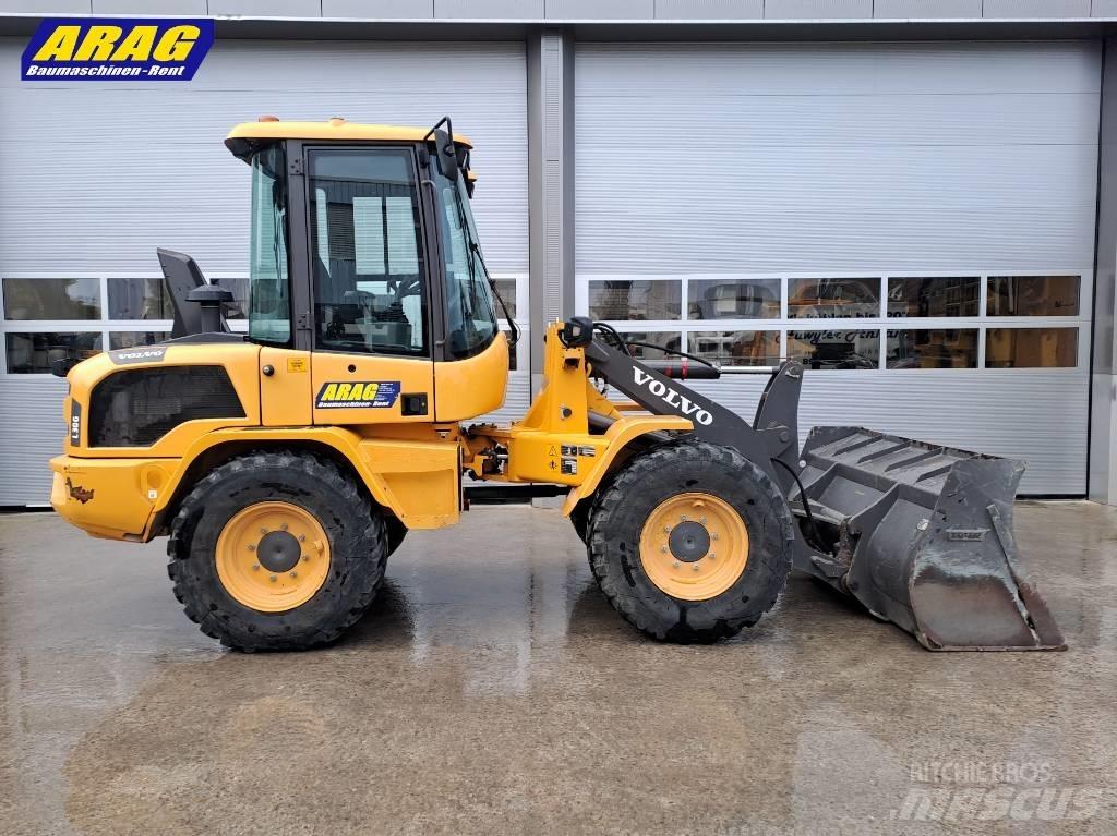 Volvo L 30 G Pale gommate