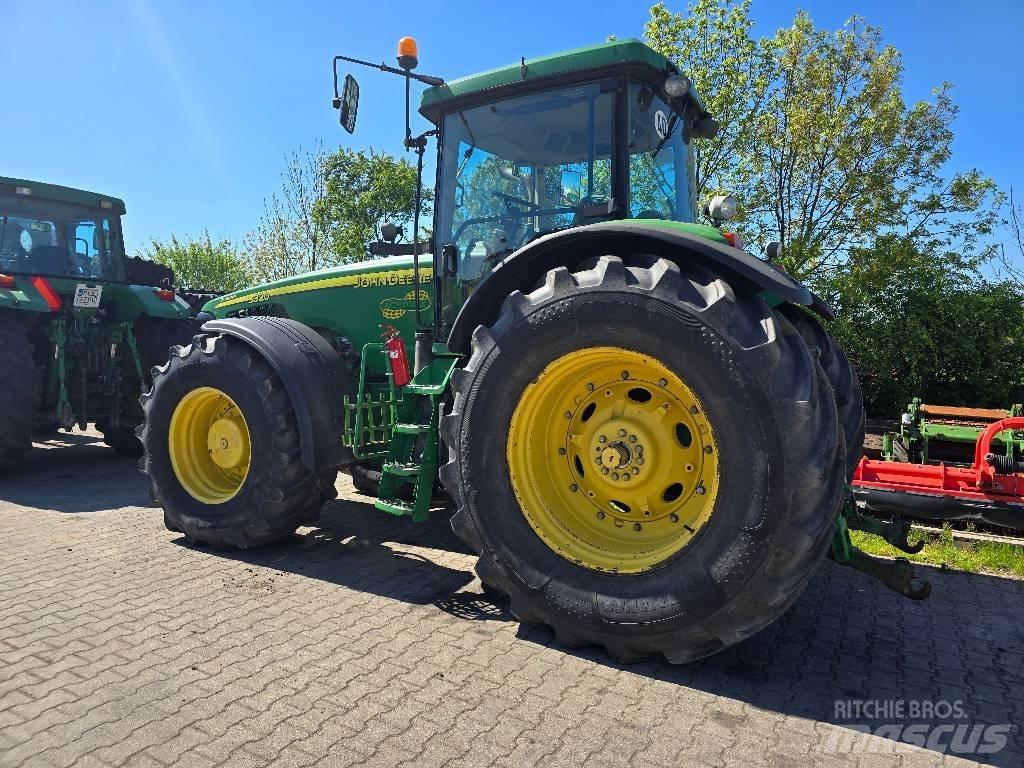 John Deere 8320 Trattori