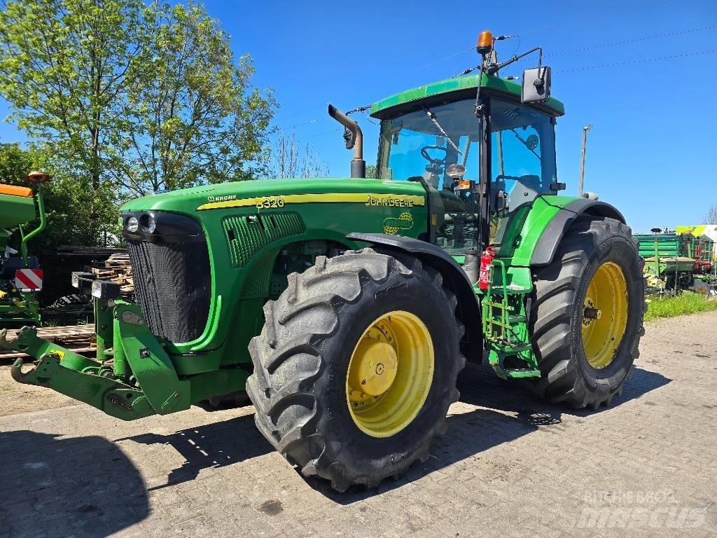 John Deere 8320 Trattori