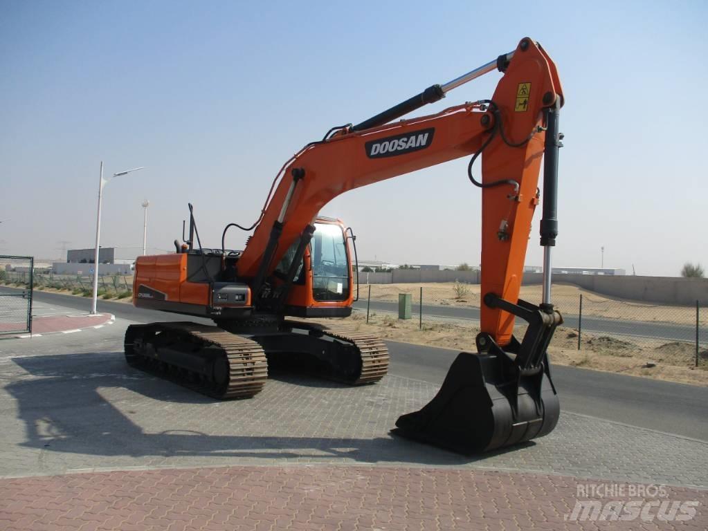 Doosan DX 225 LCA Escavatori cingolati