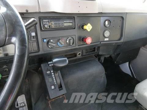 International 4900 Autocabinati