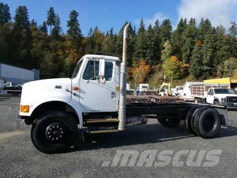 International 4900 Autocabinati